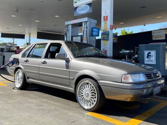 VOLKSWAGEN SANTANA 1.8 MI 8V GASOLINA 4P MANUAL VOLKSWAGEN SANTANA 1.8 MI 8V GASOLINA 4P MANUAL